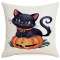 Halloween Kissenbezug aus Leinen mit schwarzer Katze auf einem großen orangefarbenen Kürbis - Schwarze Katze sitzt auf Kürbis-Stil (DYM343-17) / 45x45 cm