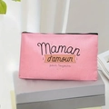 Gros plan d'une trousse à maquillage rose en toile avec texte Maman d'amour - Maman d'amour pour toujours (TSND40-6)