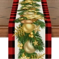 Kerst tafelloper met rood-zwarte ruitpatroon randen en feestelijke dennennaalden print - 33*183cm / Gouden Bal Dennennaalden (ZQT71-6)