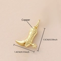 Detalle de colgante de bota de vaquero de cobre con grabados y medida de altura de 1,5 cm - Botas Doradas Chapadas en Oro (NAK11-1)