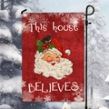 Bandera de jardín navideña de arpillera roja con Papá Noel y frase festiva - Estilo Papá Noel Guiñando un Ojo Rojo (HYQ95-3)