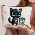 Astuccio in tela bianco sporco con gatto nero cartoon e testo Creep It Cute - Gatto di Halloween (TSND71-4)