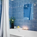 Miroir adhésif en acrylique avec coins arrondis pour décoration de salle de bain - Bleu