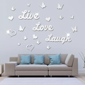 Dettaglio degli adesivi murali specchio 3D in acrilico argento con Love Laugh farfalle - Argento (XN122 Argento)