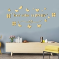Adesivi murali specchio acrilico dorato con scritta Her Vibe is Pretty e farfalle 3D - Oro