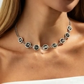 Collana vintage in lega d'argento con otto ciondoli in acrilico nero sfaccettato - Collana (DZ-228) / Argento antico