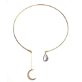 Collier ras du cou doré avec pierre goutte et pendentif croissant de lune - Or