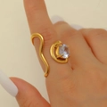 Irregular wave design open ring with round zircon in gold plated stainless steel - Snake Curve Cut Stone Gold Style (3909)