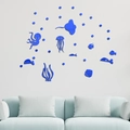 Detalle macro de pegatinas de pared de acrílico azul con tema océano, peces y algas - Azul