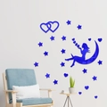 Adesivo murale 3D in acrilico blu con fata sulla luna e cuori per arredo d'interni - Blu
