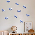Dettaglio di adesivi murali a specchio a forma di libellula blu con riflessi acrilici - Libellula a Specchio (Blu) / Blu