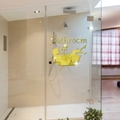 Pegatina de espejo acrílico dorado para baño con silueta de bañera y letras en inglés - Dorado