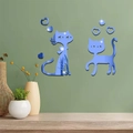 Detailansicht blauer Spiegel-Acryl Wandsticker mit Katzen und Herzen auf grüner Wand - Blau