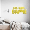 Pegatina de pared de espejo acrílico con texto Eat Sleep Game y mando para cuarto gaming - Dorado