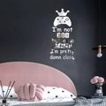 Pegatina de pared gamer con mando de espejo plateado y frase motivadora para dormitorio - Plateado