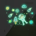 Leuchtende Weltraum-Wandtattoos mit Cartoon-Astronauten, Raketen und Planeten - Astronaut HP-YG029 Grünes Licht