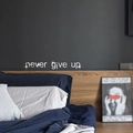 Adesivo murale specchio 3D con citazione never give up per decorazione parete camera - Argento