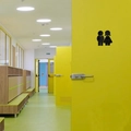 Segnale per toilette 3D in acrilico specchiato con sagome maschili e femminili per porte moderne - Nero