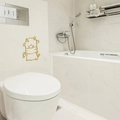 Adesivo murale a specchio in acrilico dorato con simpatico animale per arredo bagno - Oro