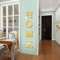 Detailansicht der vertikalen 3D-Spiegel-Wandsticker aus Acryl mit HOME-Schriftzug in Gold - Gold