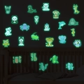 Adesivi murali luminosi con simpatici animali dei cartoni per decorare la cameretta - Animali Cartone Luce Verde (PH-YG204)