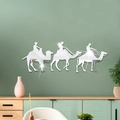 Dreiteiliges Kamelkarawanen-Spiegel-Wandtattoo aus Acryl auf einer mintgrünen Wohnzimmerwand - JM5036 / Silber