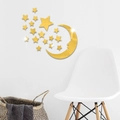 Detailansicht goldener Acryl-Spiegel-Wandaufkleber Mond und Sterne im modernen Schlafzimmer - Gold (JM5030)