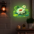 Adesivi murali con fiori di loto e foglie fluorescenti che brillano su una parete di mattoni - 15x20cm Luce Verde