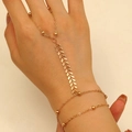 Bracciale ad anello bohémien dorato con catena a freccia e piccole perline d'oro - Bracciale da Mano Perlato a V (11109)