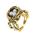 Vintage-Ring in Vogelnest-Optik mit drei Perlen und kunstvollen floralen Schnitzereien - Perlenbesetzter Vogelnest-Reben-Offener Ring (2028) / Antikbronze