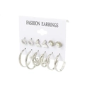 Set di 6 paia di orecchini a cerchio e a perno color argento con perle su carta - Stile 9 (8407)