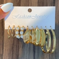 Set aus 6 Paaren Vintage-Goldohrringen mit Schmetterlings- und Schlangenmotiven auf Karte - Perlen Geometrischer Kombinationsstil (6594) / 6er-Set / KC Gold