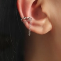 Silberne Ohrmanschette mit Fransen, minimalistischem Ring und langer Metallkettchen-Quaste - Gedrehte Quaste (x291) / Silber