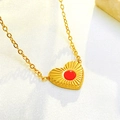 Vintage gouden hartvormige halsketting met rode steeninleg en zonnestraaltextuur - Rood Hart Stijl (Z-524) / Ketting