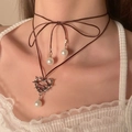 Braunes Band-Choker mit Dornenherz-Anhänger und Perlen für einen schicken Retro-Look - Silber mit Braunem Seil (Dornenherz)