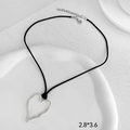 Minimalistische Herzkette mit silbernem Anhänger an schwarzer Schnur, 2,8x3,6 cm - Glänzendes Silber (Hohles Kleines Herz)