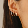 Set di tre orecchini a cerchio esagonali dorati per un elegante effetto a strati - Orecchini Geometrici Esagonali Oro (K-1428)