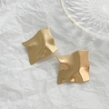 Irregular square gold metal earrings with wavy fold texture and mirror finish - KC Gold Color (K-1566)