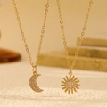 Vergulde kettingset met maan- en zonnehangers en verfijnde ingelegde micro-zirkonen - Tweedelige Kettingset