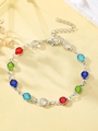 Détail macro du collier argenté avec des pierres précieuses rondes multicolores - Bracelet Perles Rondes (X773) / Bracelet à Perles Argentées
