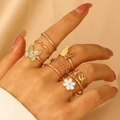 Vergoldetes Ring-Set mit Schmetterlings-, Blumen- und Herzmotiven zum Stapeln tragen - Gold Schmetterling Emaille Blume Stil (5365)
