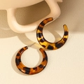 Boucles d'oreilles créoles C en acrylique ambre avec motif léopard vintage - Boucles d'oreilles en C lune écaille (X728) / Écaille de tortue