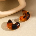 Retro C-shaped amber leopard tortoiseshell acrylic hoop earrings in dark brown - Small C-Shape Style (G-222) / Amber Tortoiseshell