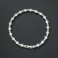 Elegante pulsera plateada con pedrería tejida y racimos de cristales brillantes - Estilo de Flor con Strass Completo Plata (DZ-805)