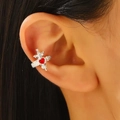 Manchette d'oreille punk argentée avec cœur rouge et accents de zircon étincelants - Style Argenté Coeur Rouge Gothique (1137) / Argent Brillant