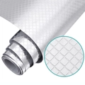 Details der silbernen Aluminiumfolie mit Rautenmuster für Küchenschränke und Wände - Raute 40*100cm