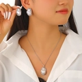 Barock-Perlenhalskette und Ohrringe Set in Silberoptik für Damen im Alltag - Halskette + Ohrringe Set / Silber