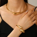 Minimalistische gouden sieradenset met gepolijste armband en druppelketting - Choker en Armband (9065+9070) / 2 Stuks/Set / KC Goud
