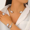Schmuckset 3-teilig mit Barockperlen und flüssigem Metall-Finish in Silber-Optik - Choker, Armreif und Ring Set / Silber