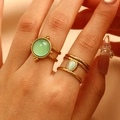 Vintage-Ring-Set aus vergoldetem Edelstahl mit hellgrünen Edelsteinen und Retro-Perlen - Kombipackung (2622+0337)